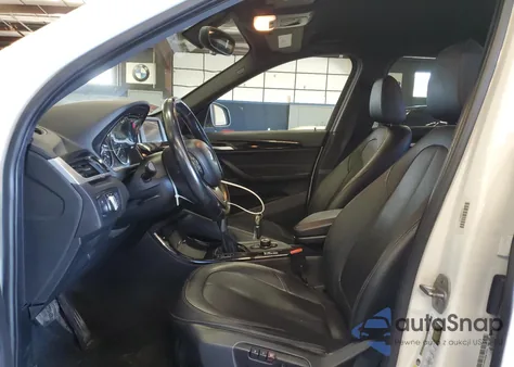 2016 BMW X1 xDrive28I z USA, uszkodzony, nr VIN WBXHT3C37G5E47686